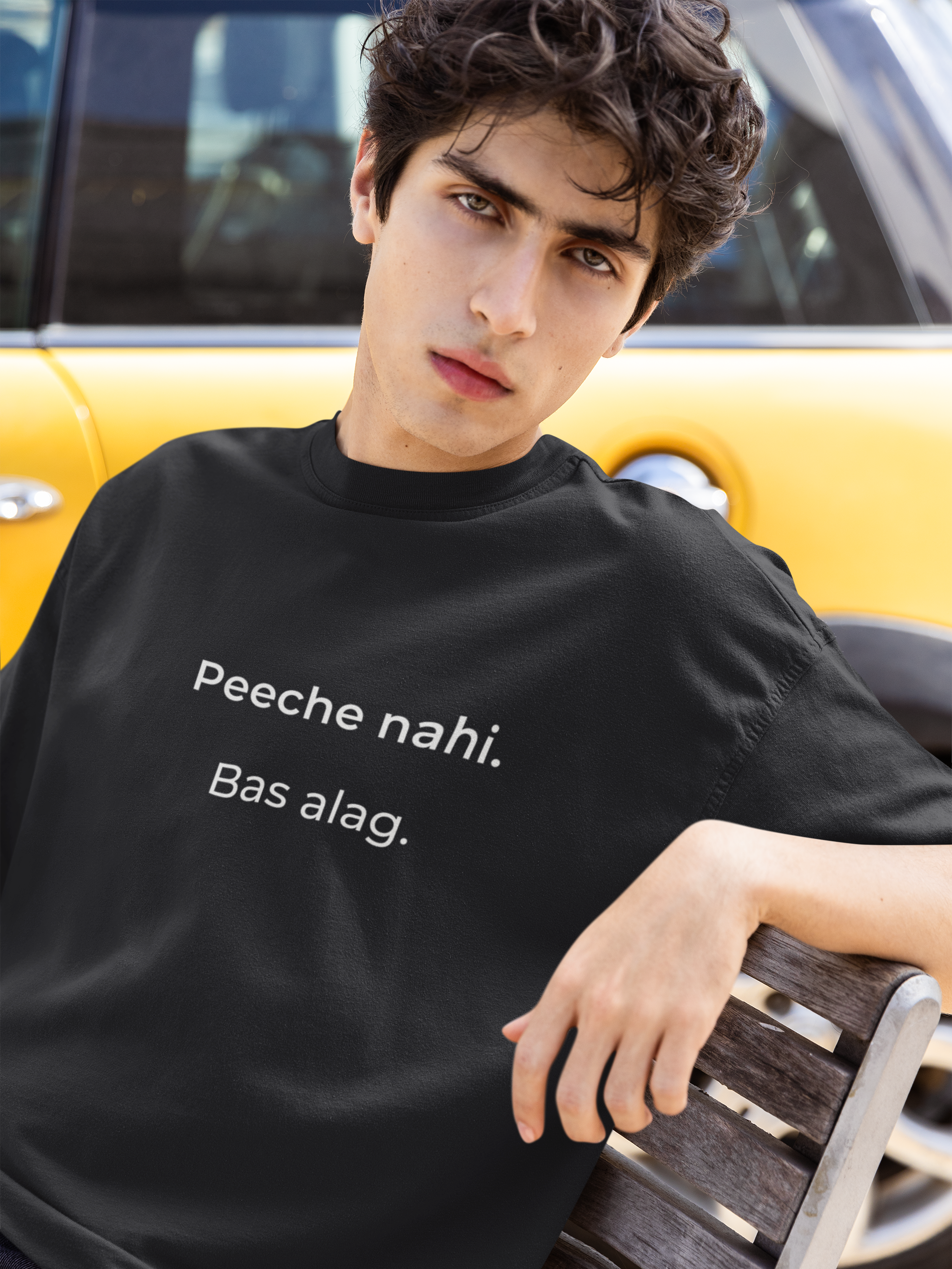 Peeche nahi. Bas alag.